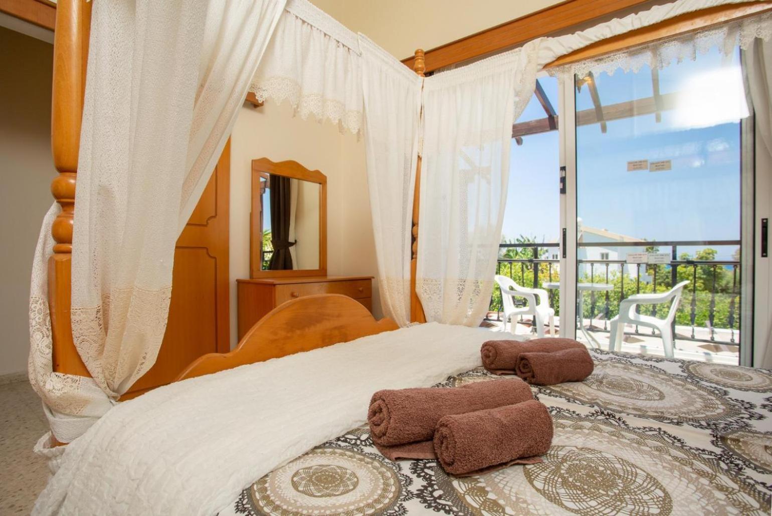 Sun Beach Villa Thio Полис Екстериор снимка