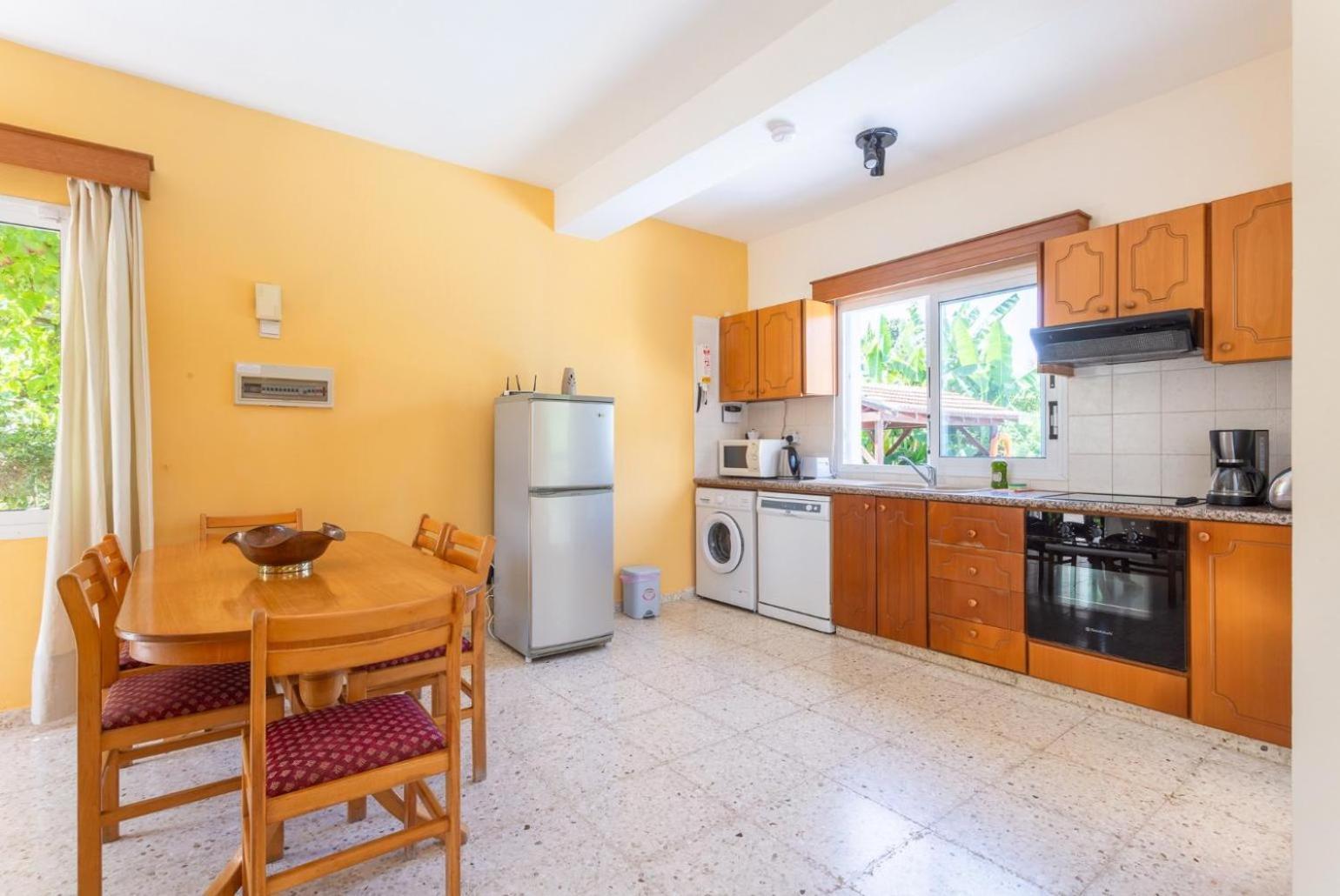 Sun Beach Villa Thio Полис Екстериор снимка