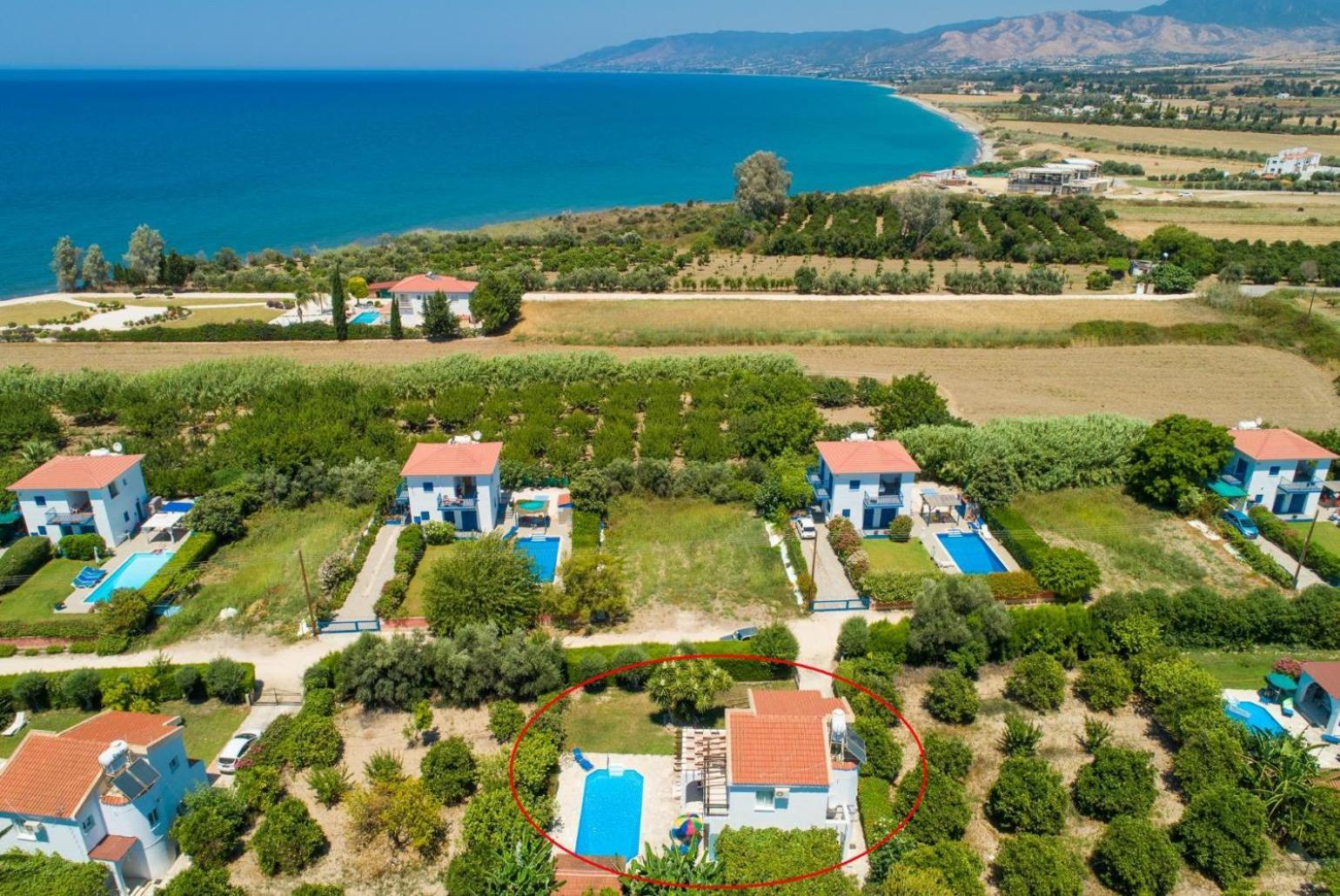 Sun Beach Villa Thio Полис Екстериор снимка