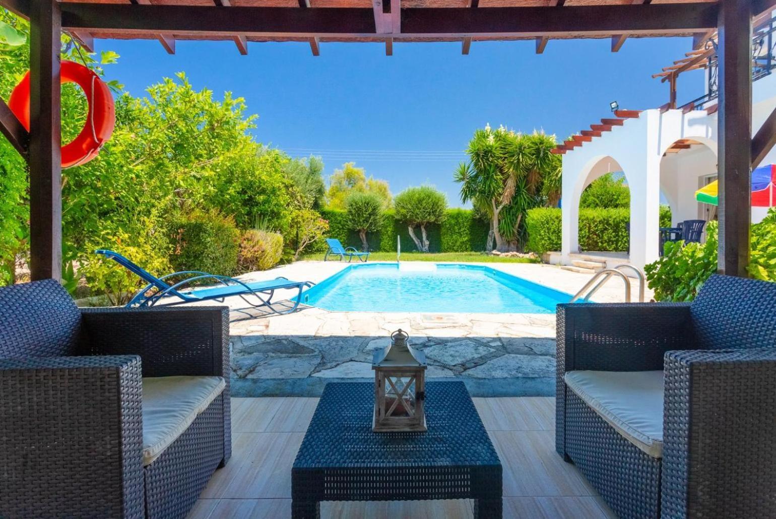 Sun Beach Villa Thio Полис Екстериор снимка